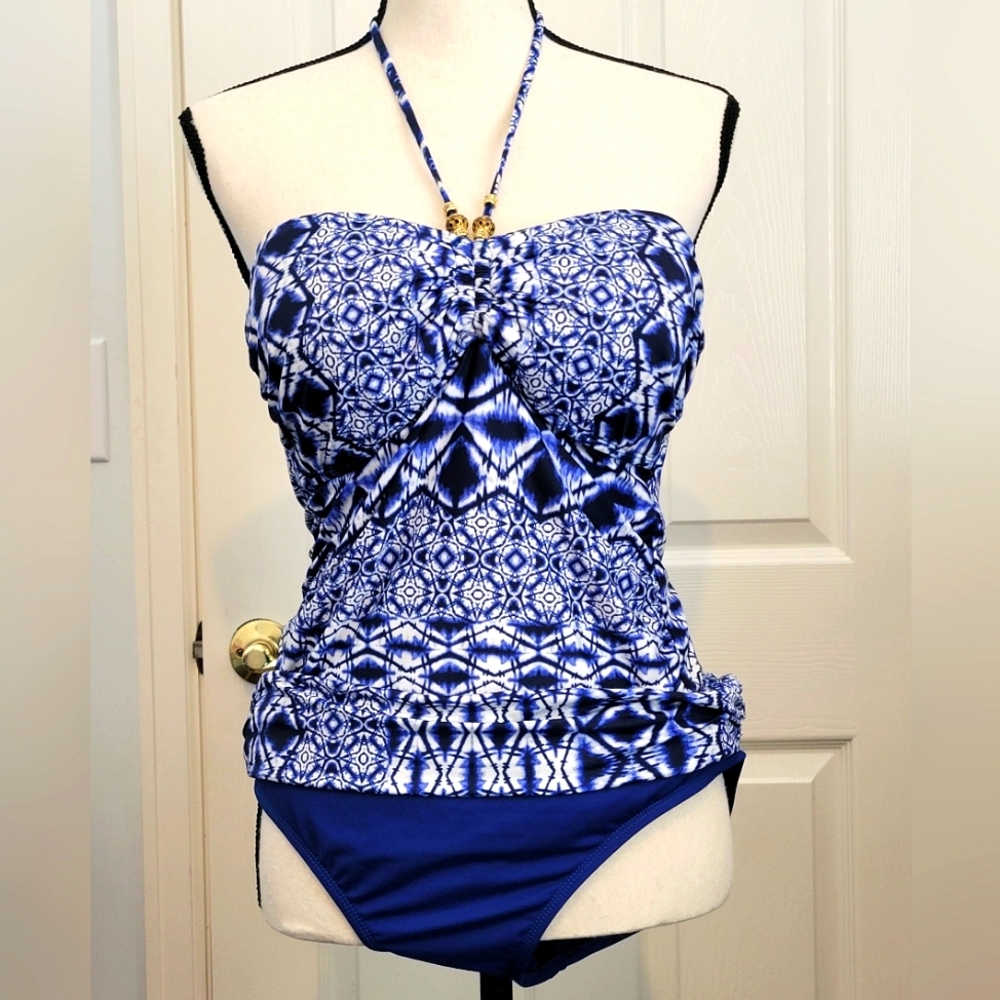 La Blanca Tankini. No tags. Size 12. Good used condition.